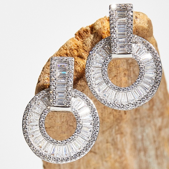 ✨HPx2✨Baguette Ring Drop Earrings - Picture 2 of 6